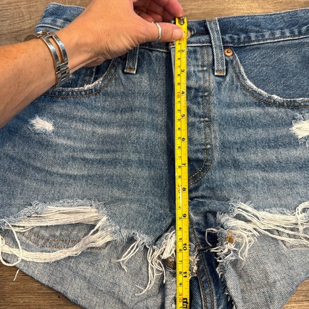 Levi’s 501 Original Fit HIGH Rise Women’s Shorts Size 24 - Picture 4 of 8